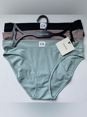 Calvin Klein Ribbed Bikini Brief Underwear Size L New With Tag